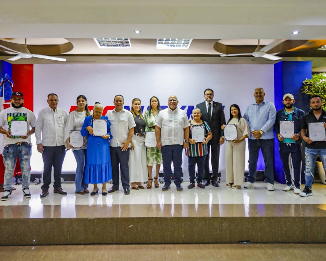 Promipyme entrega RD$180 millones en créditos a 900 emprendedores de Santo Domingo Norte